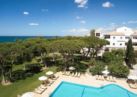 Pine Cliffs Resort