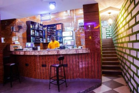 Imagem da galeria de La Posh Hotel And Lounge Coker