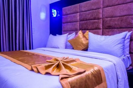 Imagem da galeria de La Posh Hotel And Lounge Coker