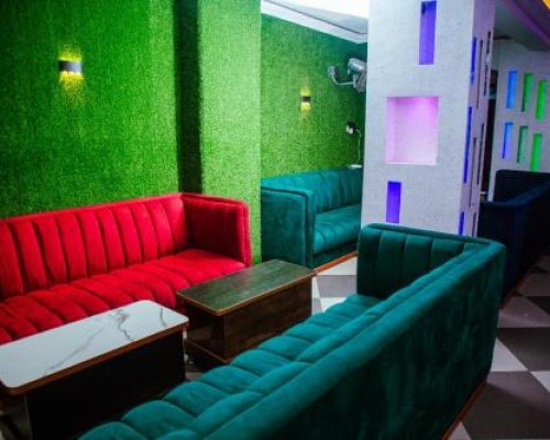 Imagem da galeria de La Posh Hotel And Lounge Coker
