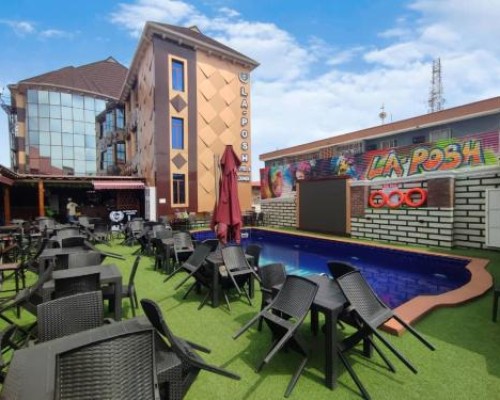 Imagem da galeria de La Posh Hotel And Lounge Coker